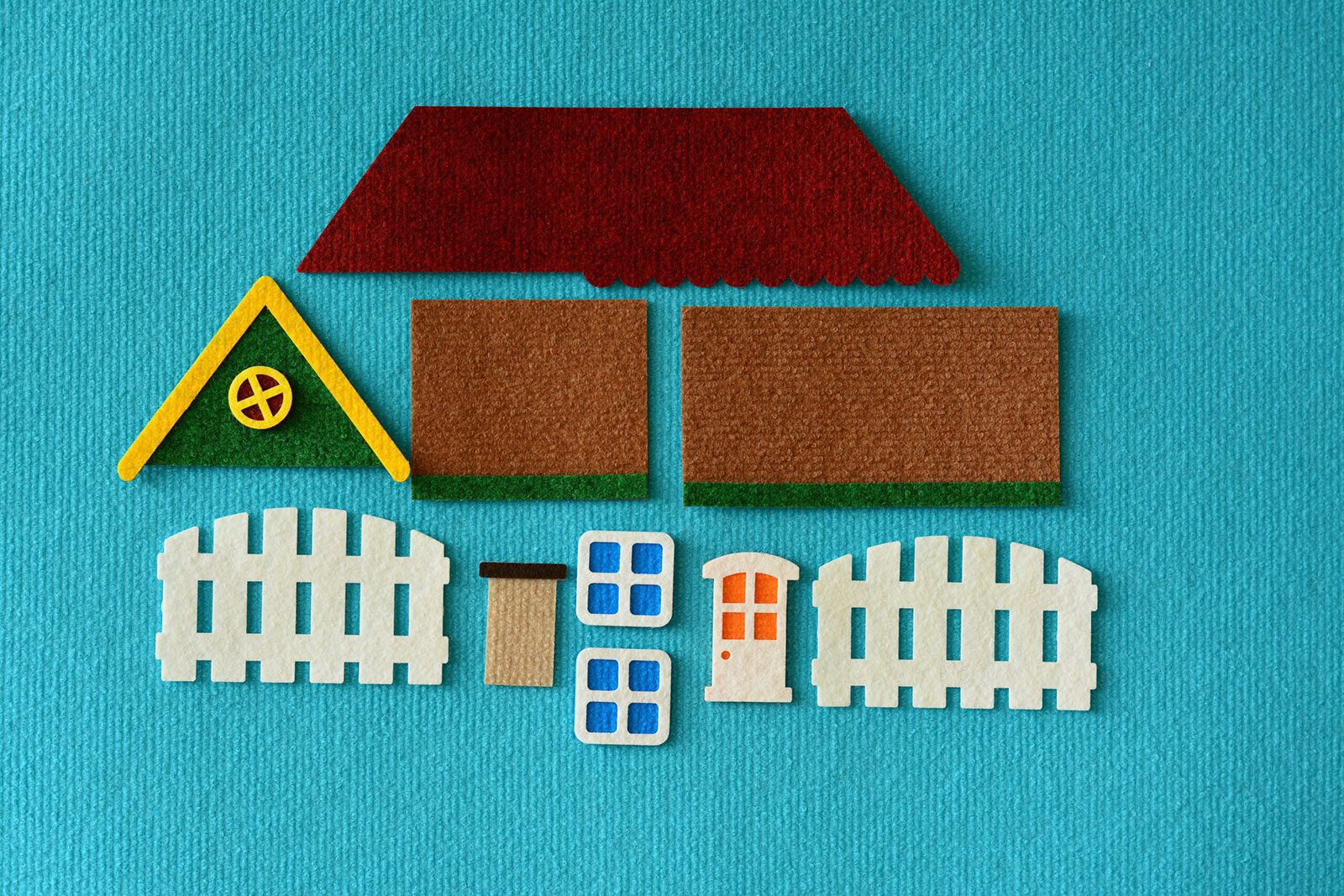 “Farmer House”, VELCRO® Toy Set for Felt Board Storytelling Activities – 11 Pieces