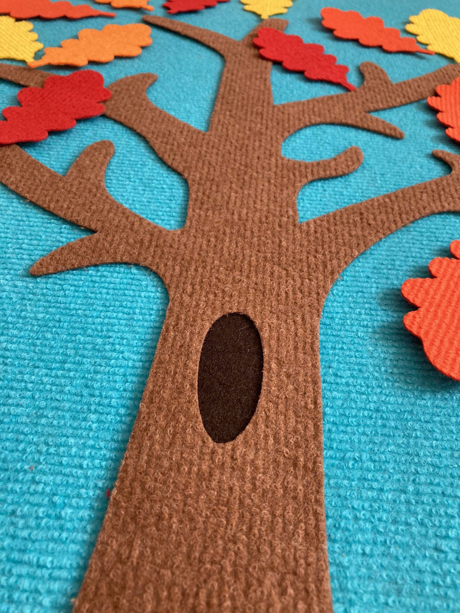 🌳 “Oak Leaves for Tree”, VELCRO® Toy Set for Felt Board Storytelling Activities – 20 Pieces, Mixed Color