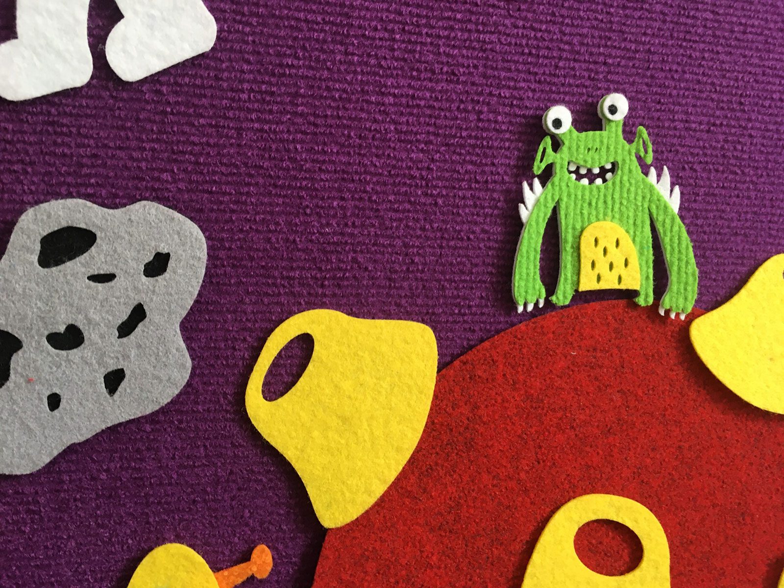 🚀 “Space Stories” Felt Storyboard Play Set for Children’s Early Learning and Development