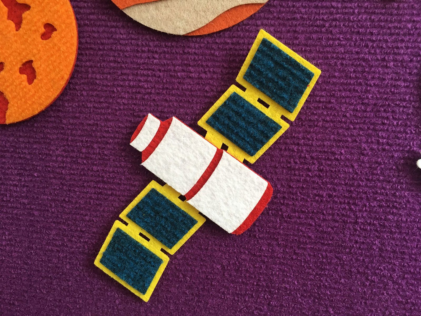 🚀 “Space Stories” Felt Storyboard Play Set for Children’s Early Learning and Development