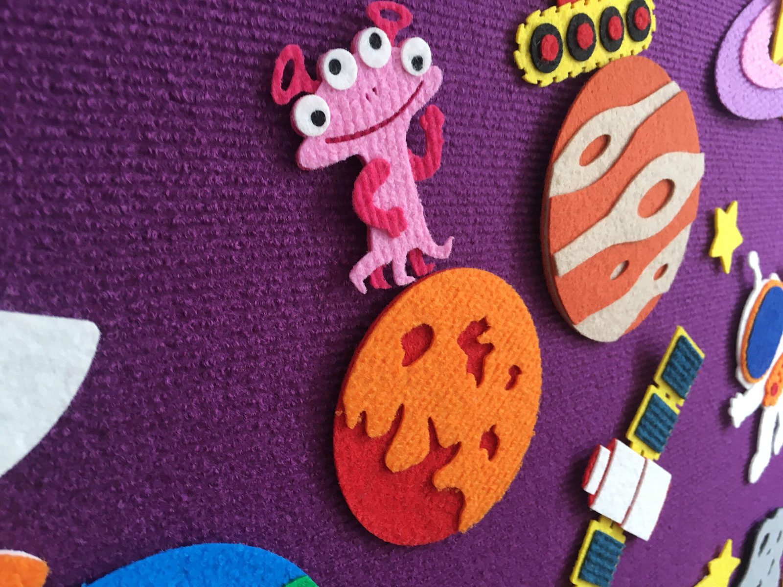 🚀 “Space Stories” Felt Storyboard Play Set for Children’s Early Learning and Development