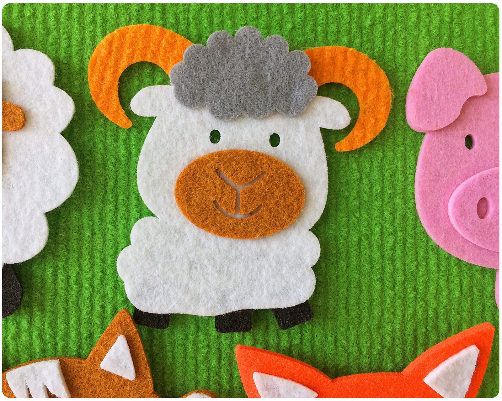 🐣 “Farm Stories” Felt Storyboard Play Set for Children’s Early Learning and Development